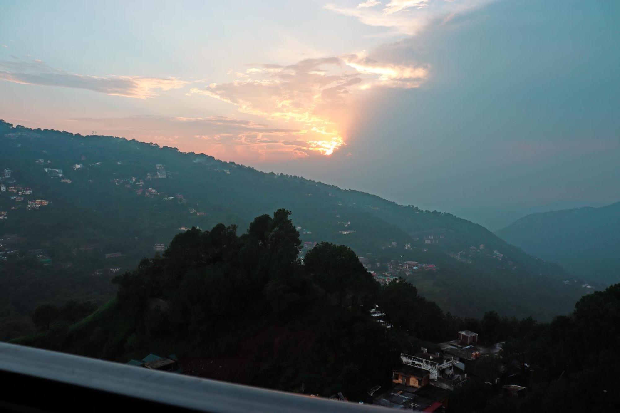 Rosetum Kasauli Hotel Buitenkant foto